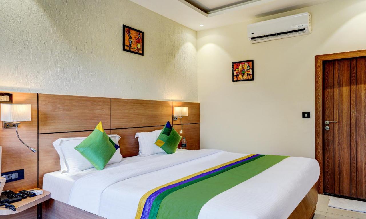 Hotel Sun Grand Dehradun Bagian luar foto