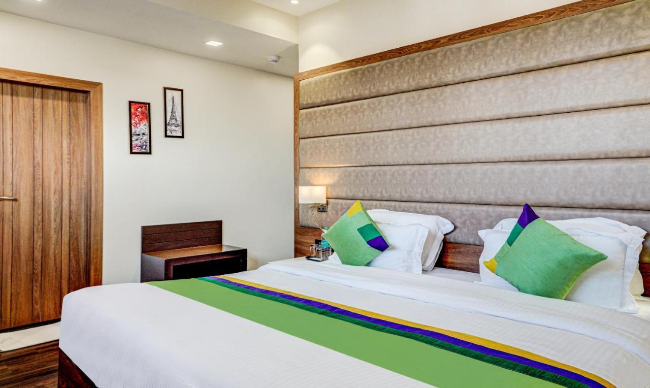 Hotel Sun Grand Dehradun Bagian luar foto